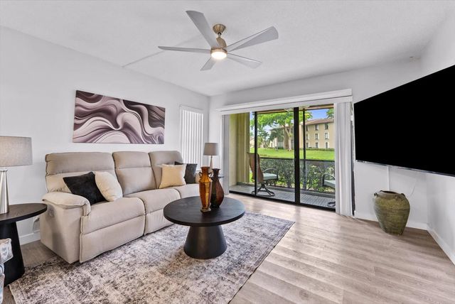 4 of 26 - 722 Sunny Pine Way #f1, Greenacres, FL