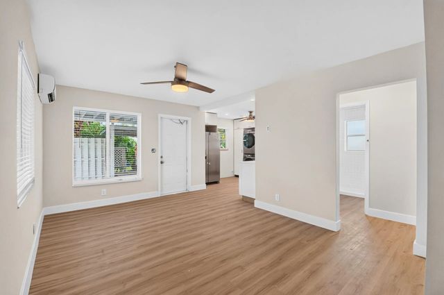 4 of 32 - 402 Se 1st Street Se, Boynton Beach, FL