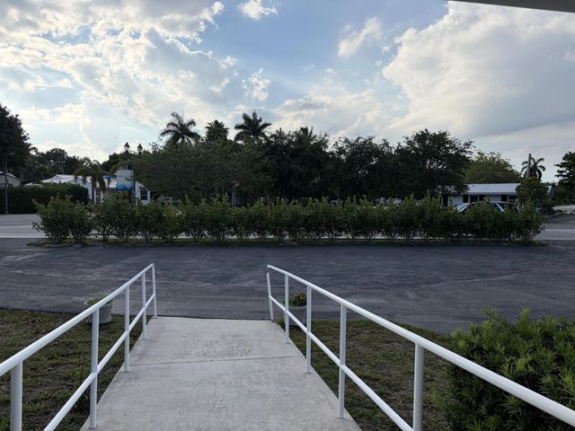 3 of 4 - 202 Palm Court, Delray Beach, FL