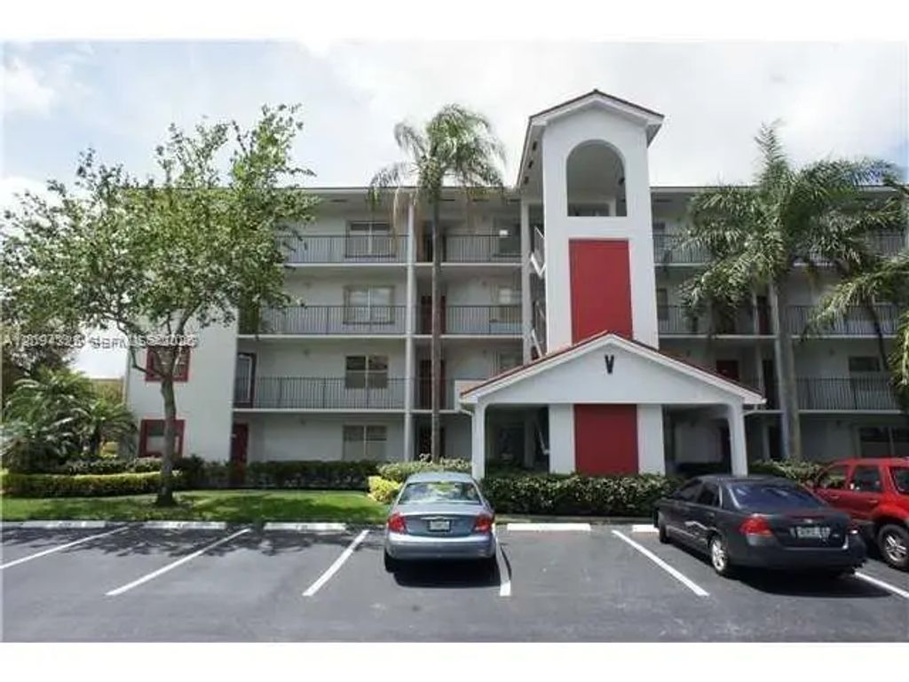 1000 Sw 128th Terrace #303v, Pembroke Pines