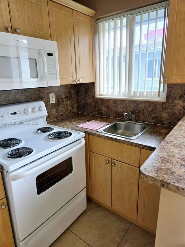 3 of 5 - 354 W 19th Street, Hialeah, FL