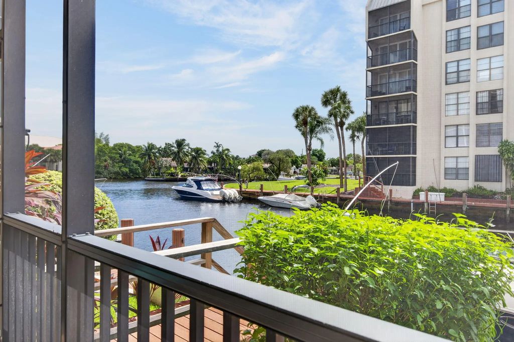 8 Royal Palm Way #104, Boca Raton