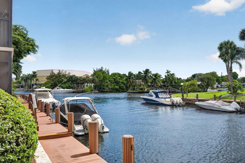 8 Royal Palm Way #104, Boca Raton