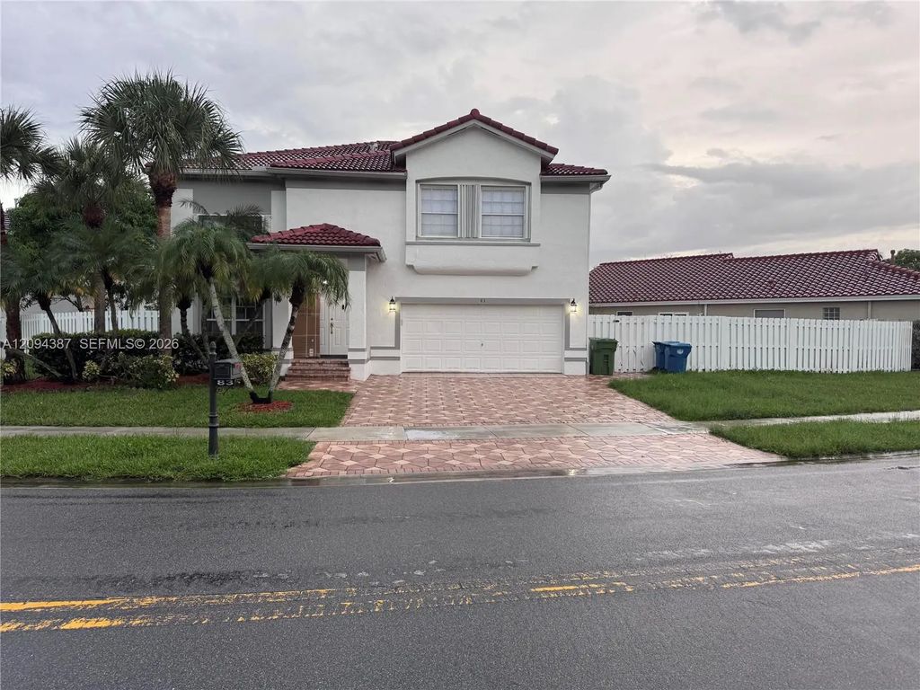 83 Gables Boulevard, Weston