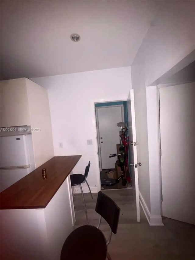 3 of 17 - 637 12th Street #6, Miami Beach, FL