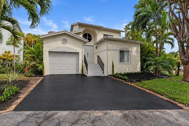 8741 Sw 10th Street, Pembroke Pines