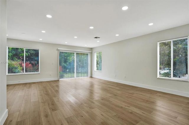 5 of 53 - 8741 Sw 10th Street, Pembroke Pines, FL