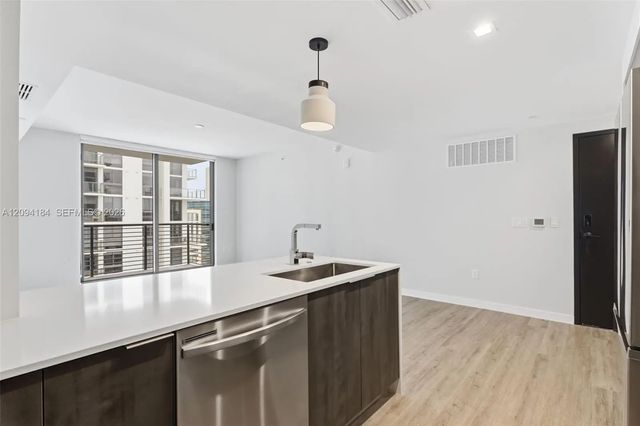 5 of 33 - 697 N Miami Avenue #1810, Miami, FL