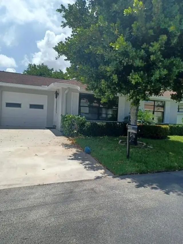 2 of 18 - 9825 Walnut Tree Way, Boynton Beach, FL