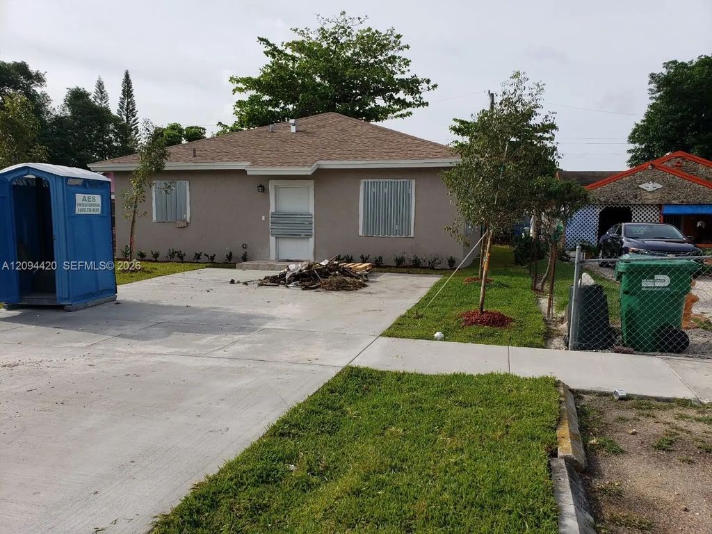 2271 Nw 49th Street #2271, Miami