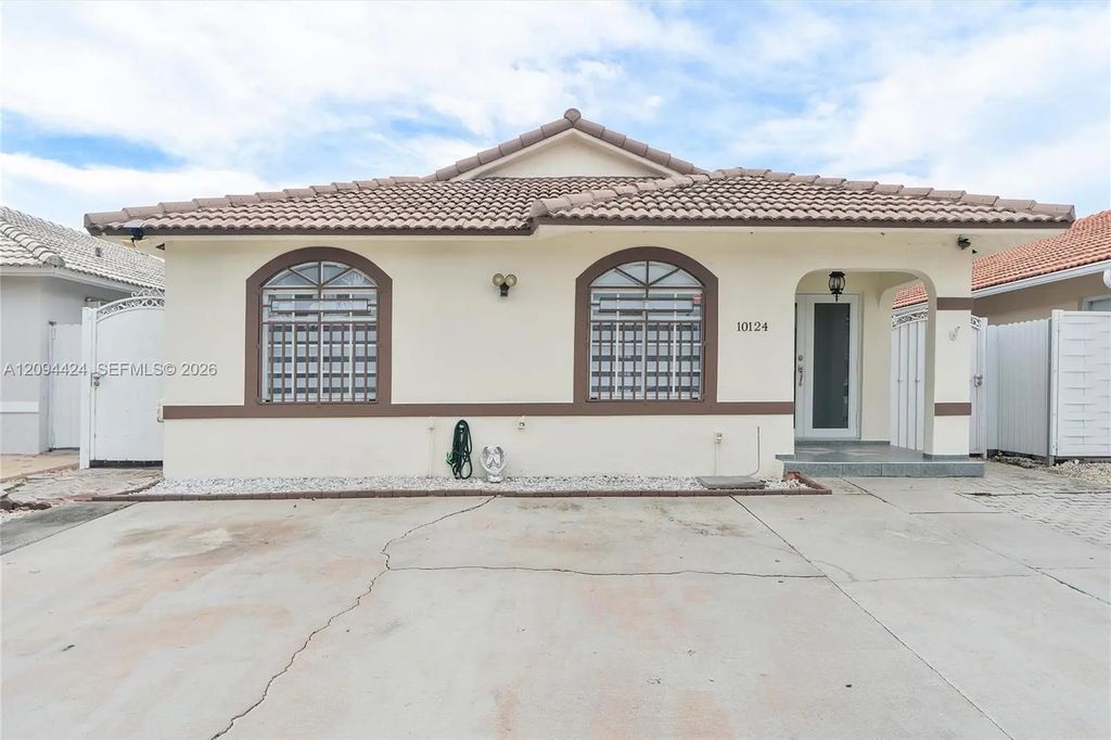 10124 Nw 127th Terrace, Hialeah Gardens