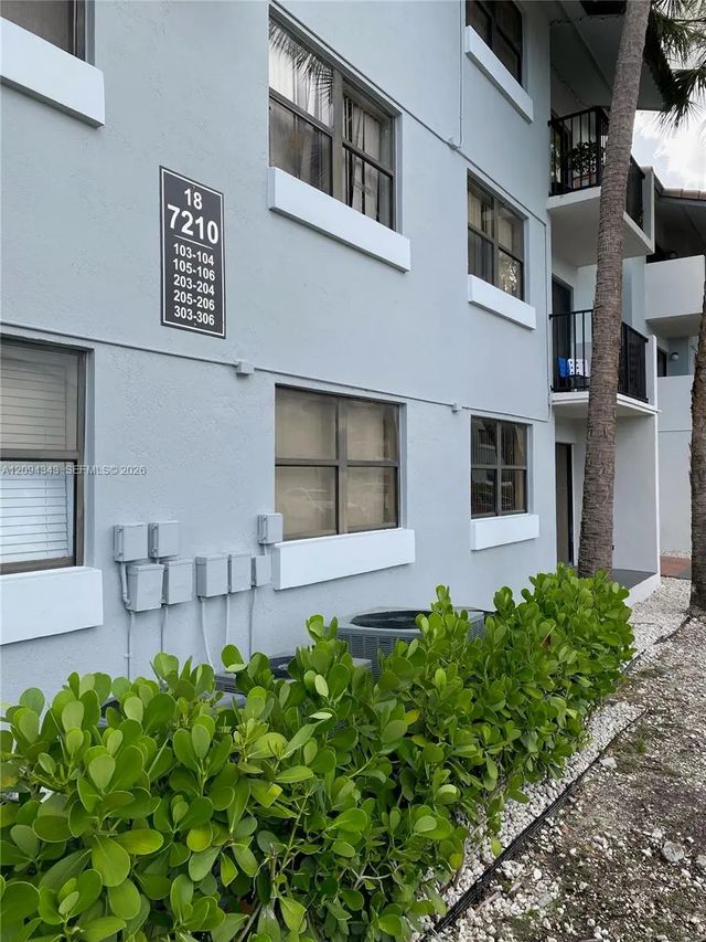 7030 Nw 179th Street #205, Hialeah