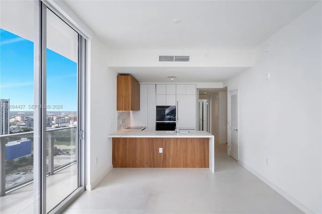 3 of 44 - 1400 Biscayne Boulevard #2502, Miami, FL