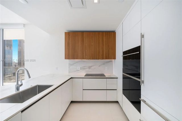 5 of 44 - 1400 Biscayne Boulevard #2502, Miami, FL