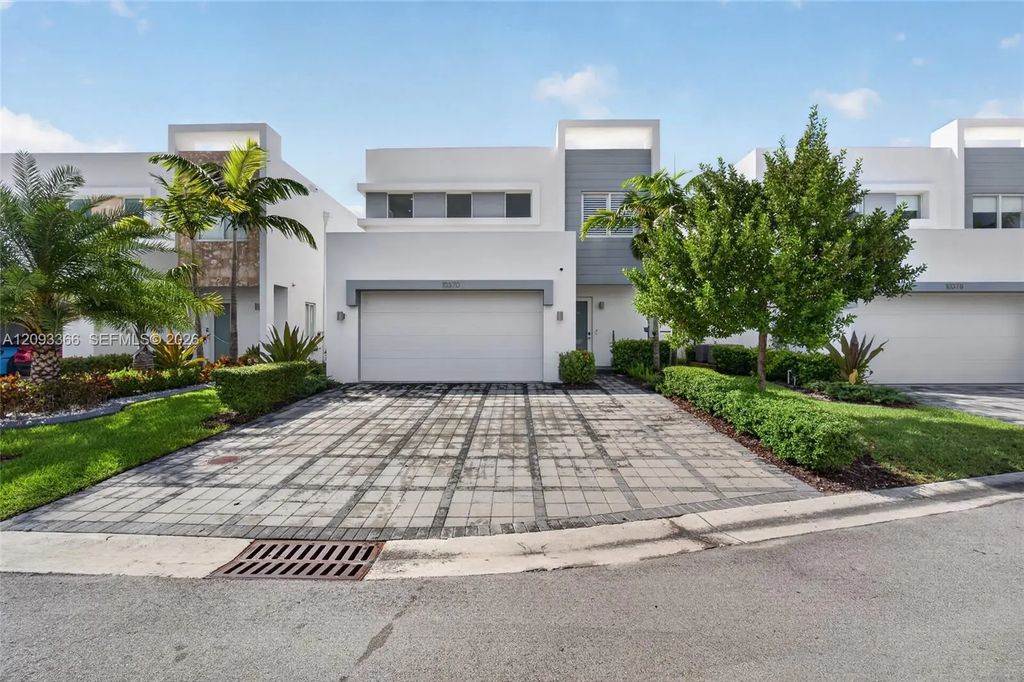 10370 Nw 67th Terrace, Doral