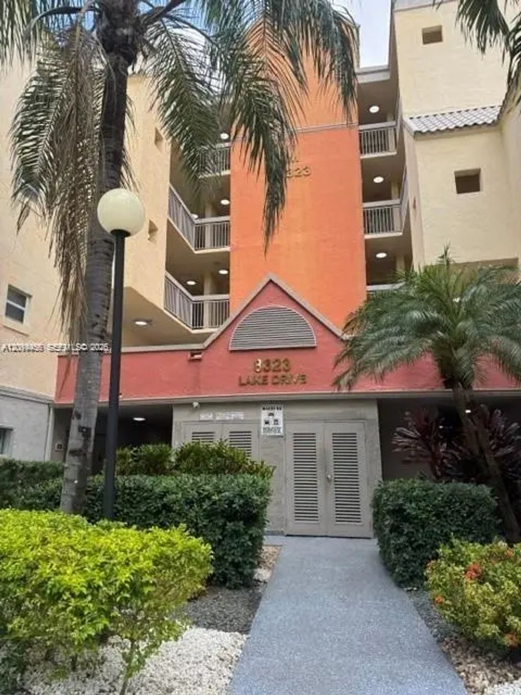 8323 Lake Drive #102, Doral