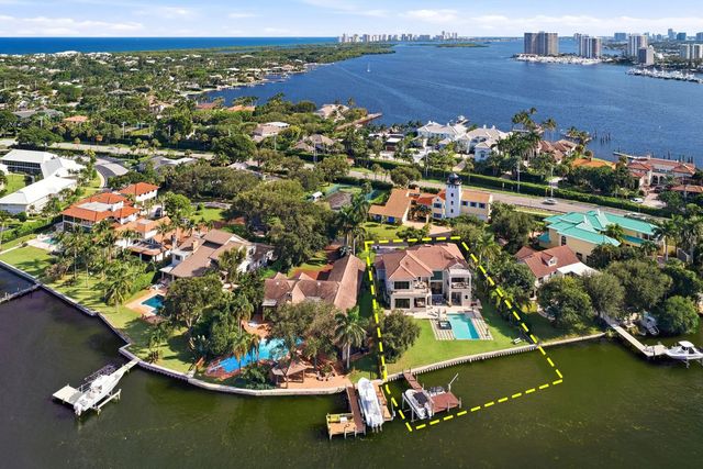 1950 Portage Landing N, North Palm Beach