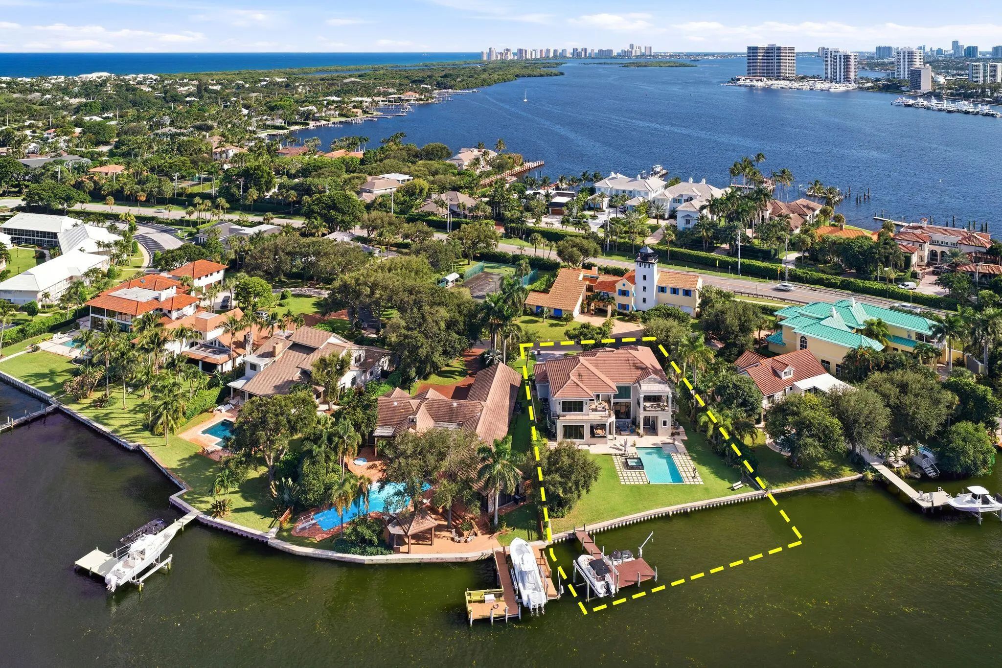 SEMINOLE BEACH Residential home - 1950 Portage Landing N, North Palm Beach