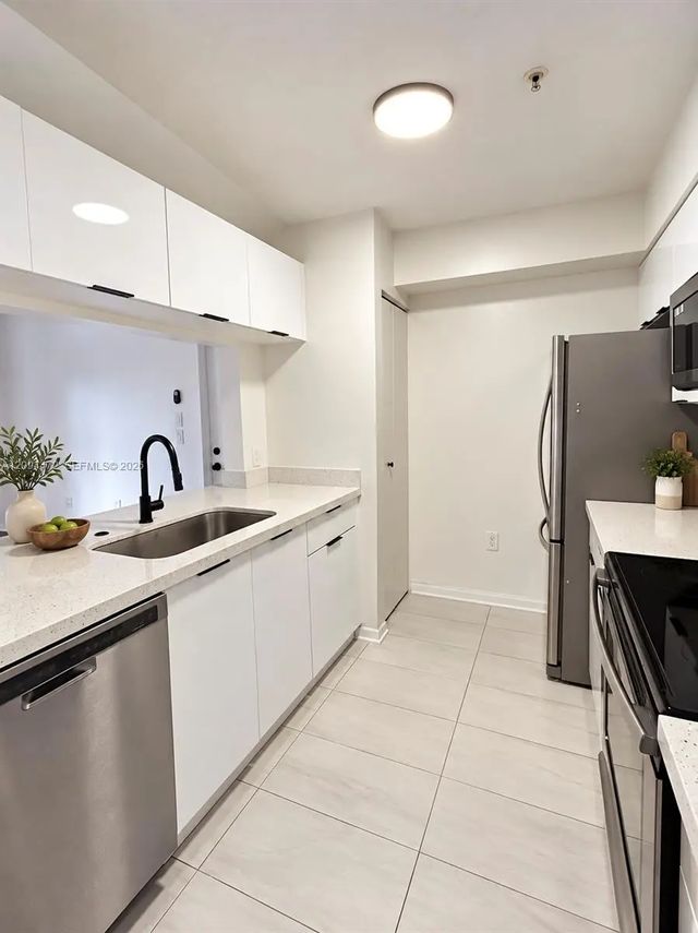4 of 23 - 12124 Saint Andrews Place #305, Miramar, FL