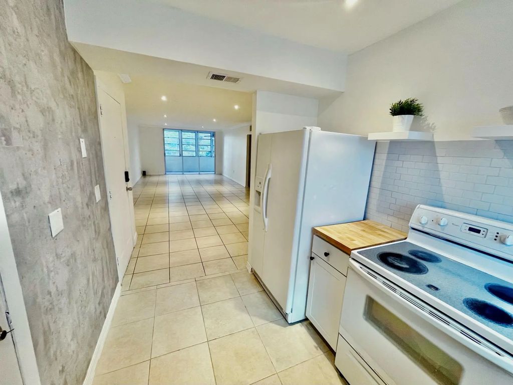 1410 S Federal Highway #205, Lake Worth Beach