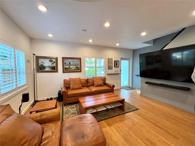 4 of 22 - 3158 Carter Street, Miami, FL