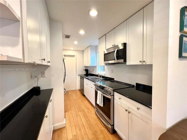 5 of 22 - 3158 Carter Street, Miami, FL