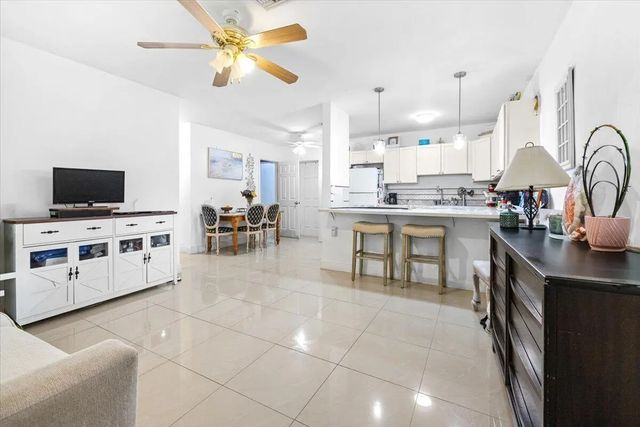 4 of 27 - 1412 Sw 3rd Street, Delray Beach, FL