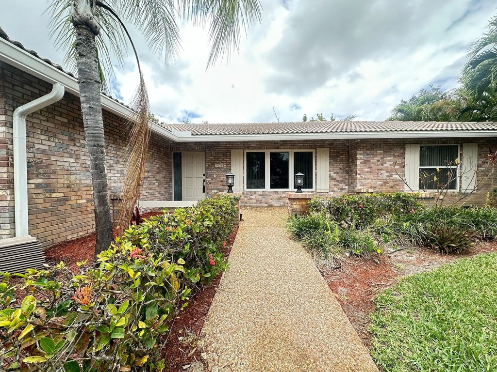 9135 Nw 3rd Court, Coral Springs