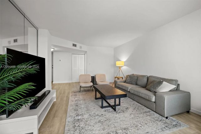 3 of 28 - 16565 Ne 26th Avenue #4d, North Miami Beach, FL