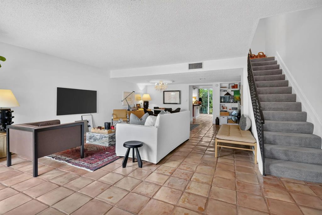 946 Ne 24th Avenue #186, Hallandale Beach