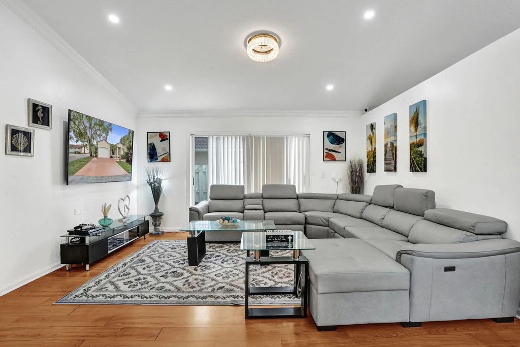 4249 Nw 61st Court, Coconut Creek