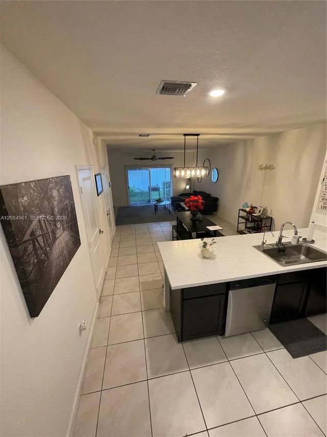 5 of 32 - 2823 Nw 181st Street, Miami Gardens, FL