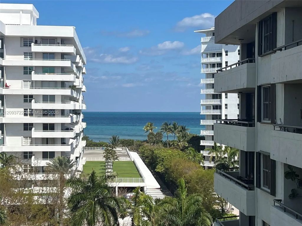 170 Ocean Lane Drive #807, Key Biscayne