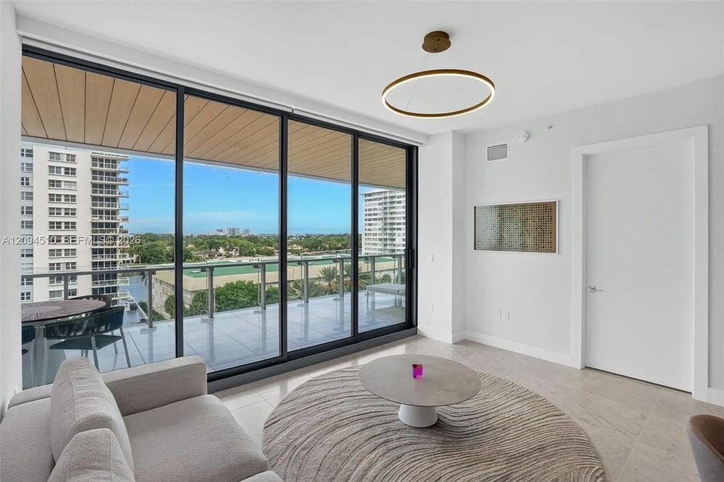 5775 Collins Avenue #705, Miami Beach