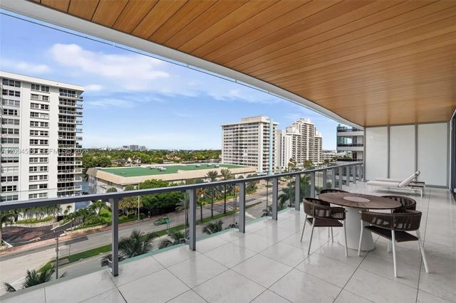 4 of 29 - 5775 Collins Avenue #705, Miami Beach, FL