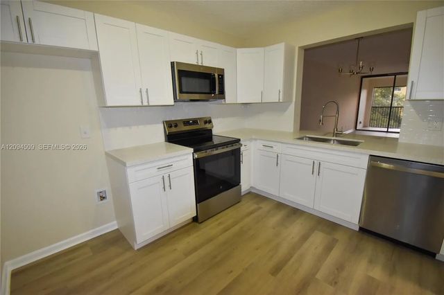 8592 W Sunrise Boulevard #303, Plantation