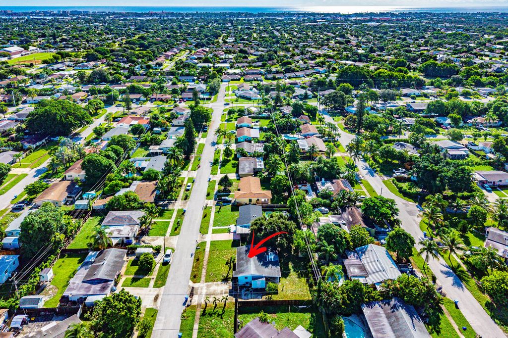 1446 W Jennings Street, Lantana