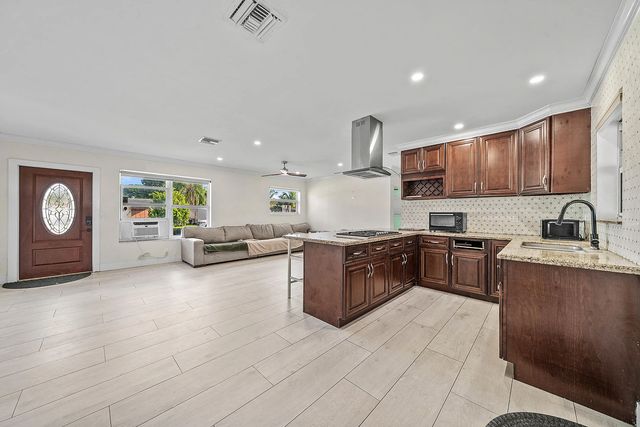 2 of 30 - 1446 W Jennings Street, Lantana, FL