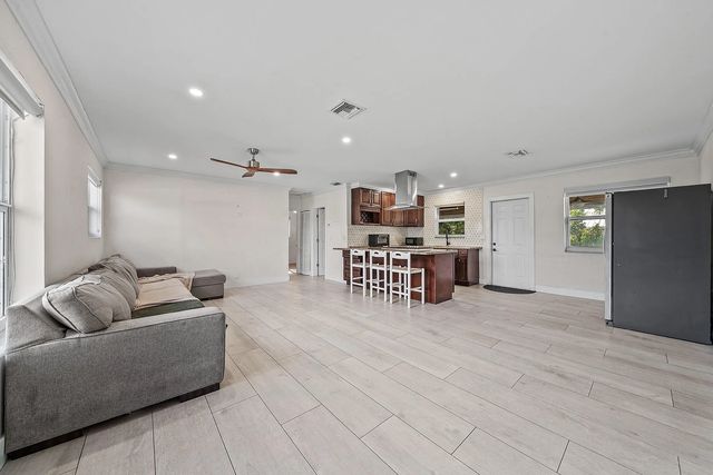 3 of 30 - 1446 W Jennings Street, Lantana, FL