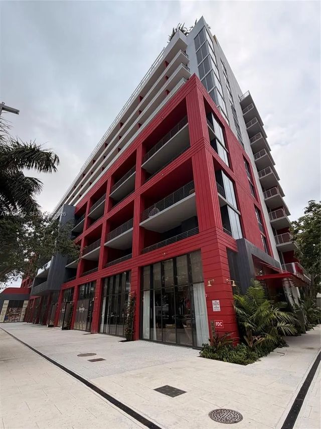 90 Ne 32 #823, Miami