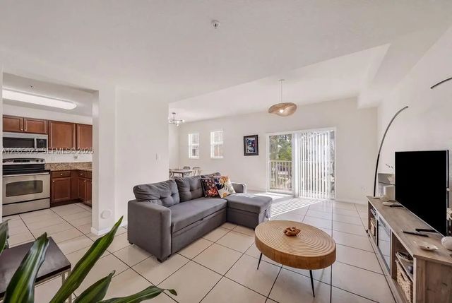 3 of 51 - 11603 Nw 89th Street #213, Doral, FL