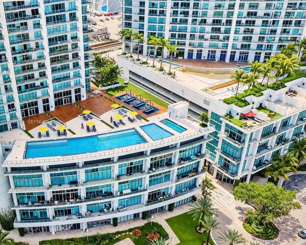 92 Sw 3rd Street #1603, Miami