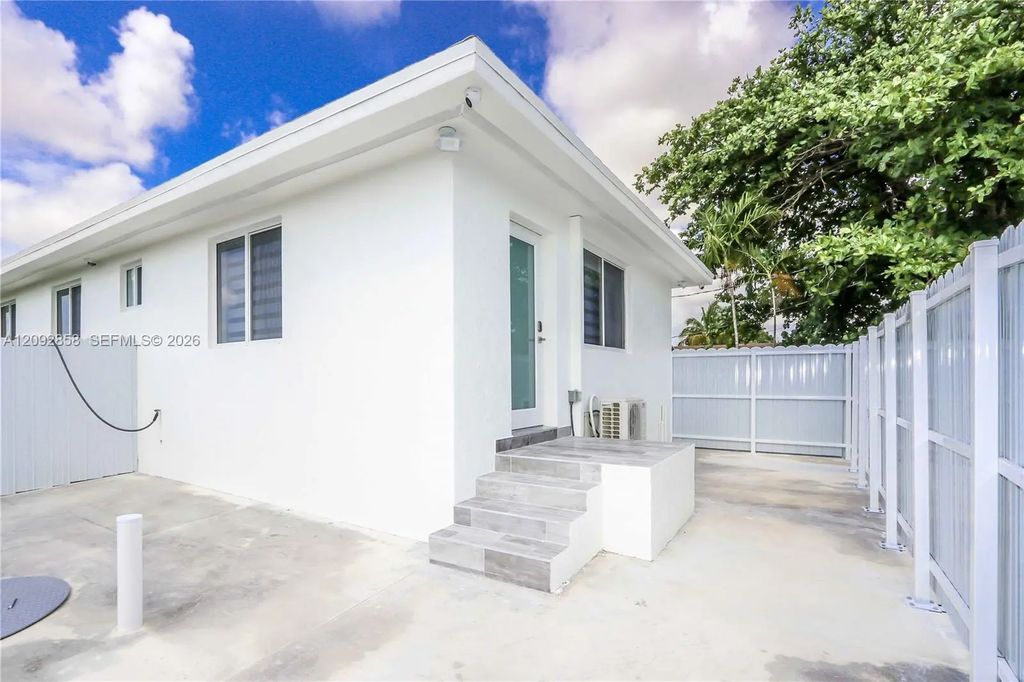 11001 Sw 220th Street #eff, Miami