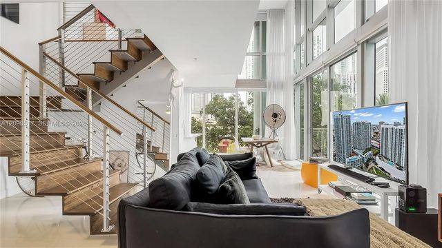 90 Sw 3rd Street #308, Miami