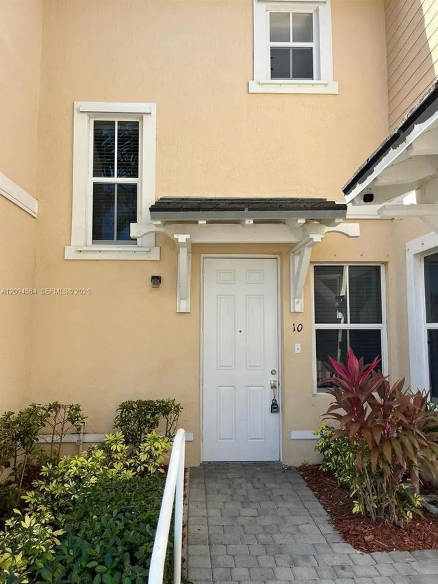142 Se 28th Terrace #10, Homestead
