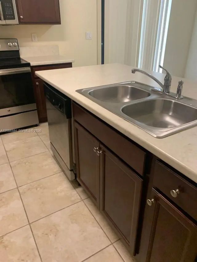 3 of 14 - 142 Se 28th Terrace #10, Homestead, FL