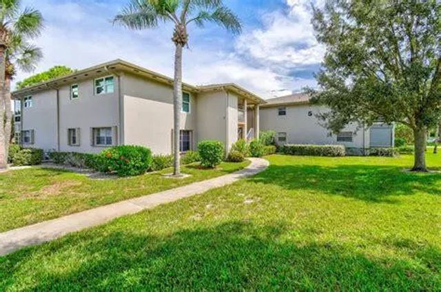 2 of 9 - 10 Lake Vista Trail #206, Port St. Lucie, FL
