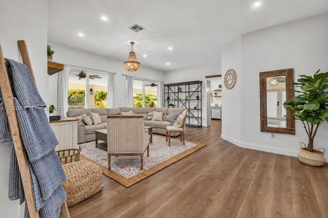 2 of 45 - 10600 Nw 54th Street, Doral, FL