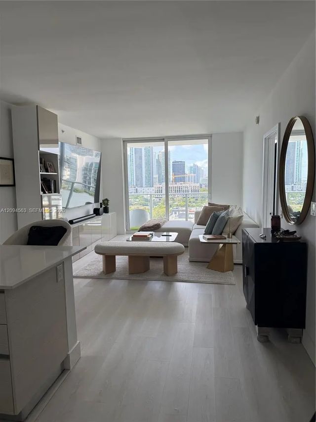 5 of 30 - 4250 Biscayne Boulevard #1618, Miami, FL