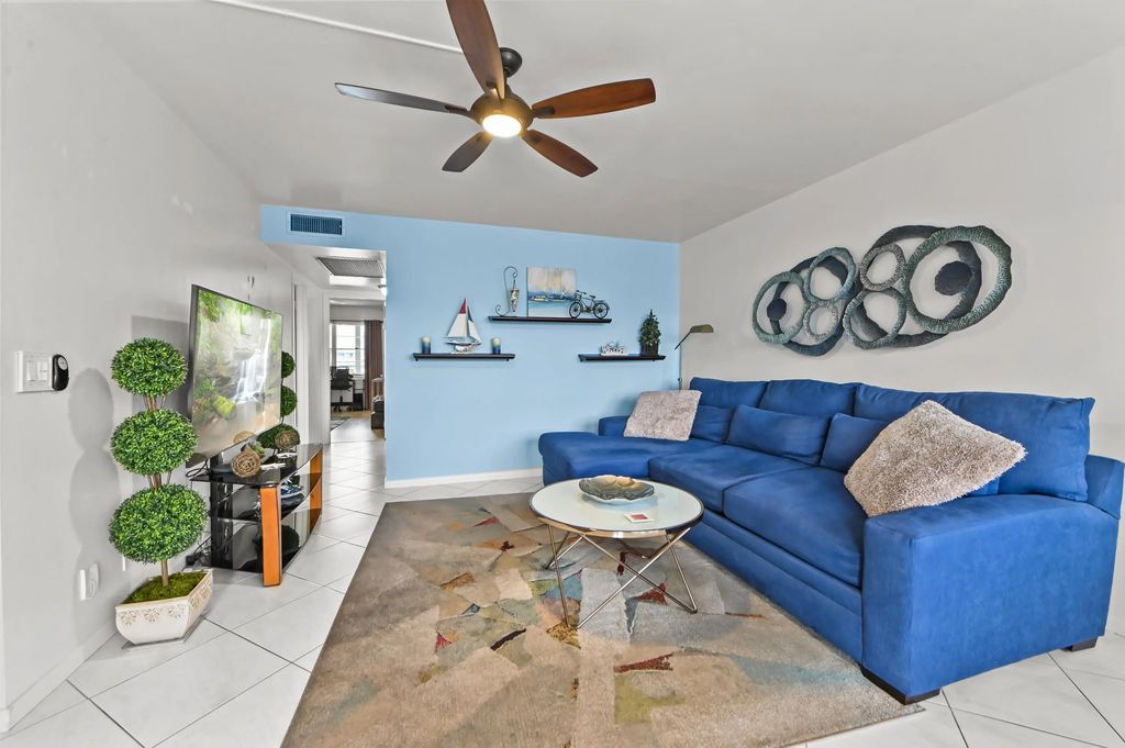 3026 Cornwall B, Boca Raton